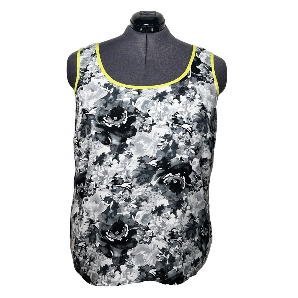 Maurices Black/Gray Floral with Lace Back Cutout Sleeveless Blouse (Size 2X)